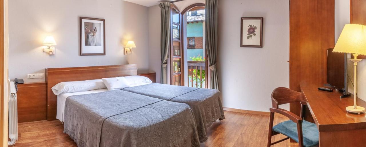 Hotel Fonda Merce Llivia Esterno foto