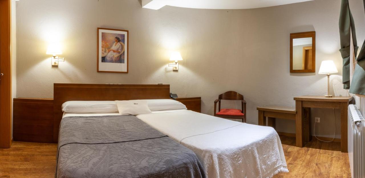 Hotel Fonda Merce Llivia Esterno foto